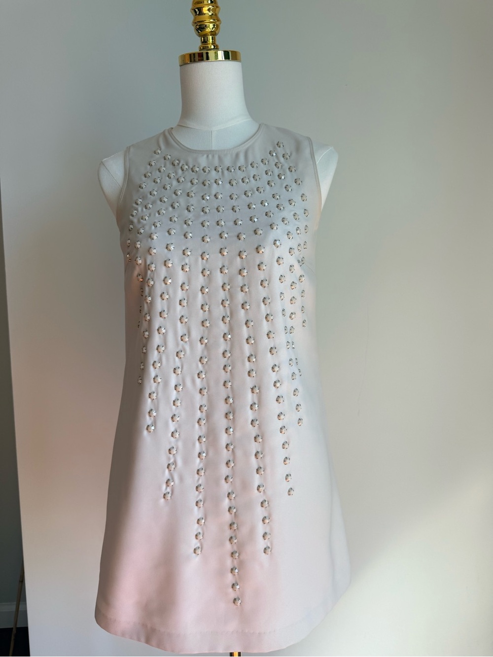 Sleeveless Cream mini dress with Pearl-Like Bead Rows